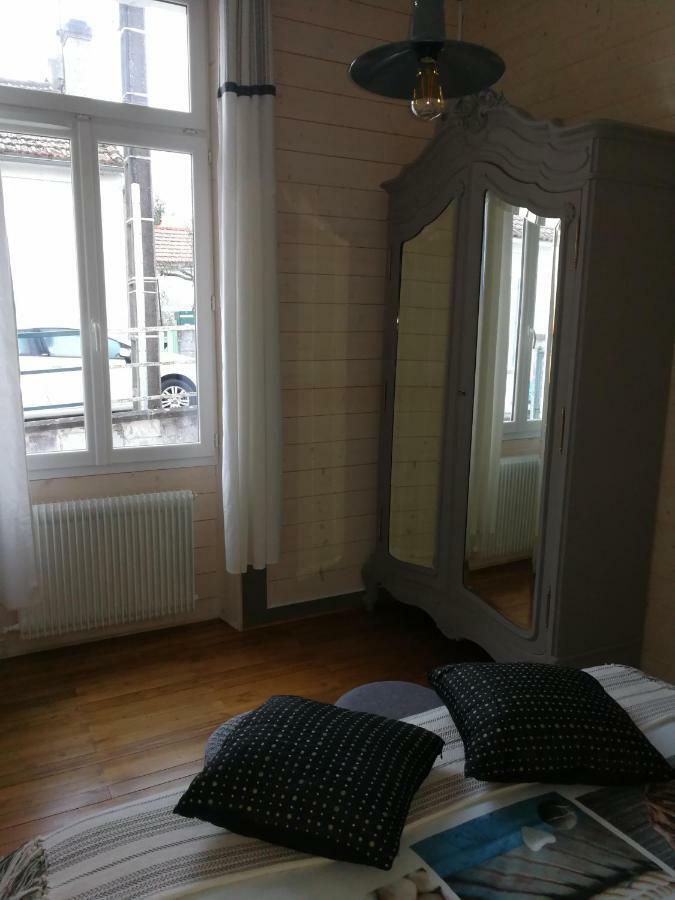 Comme Chez Vous Leilighet Ruelle-sur-Touvre Eksteriør bilde